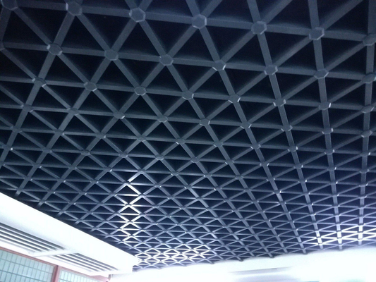Dreieckige offene Zellmetalldecke deckt perforierte Aluminiummetallgitter-Decke mit Ziegeln