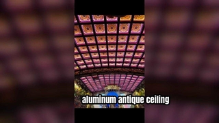 Decke eines antiken Gebäudes aus Aluminium