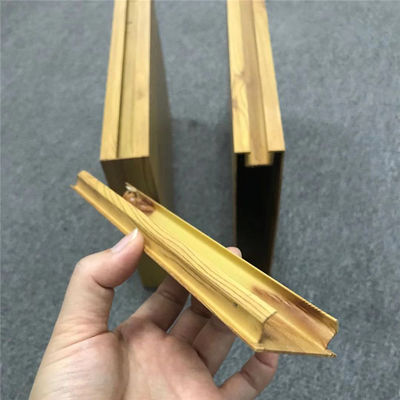 Holzmaserungsdesign Aluminium Metall Decke Extrudierte Kastendecken