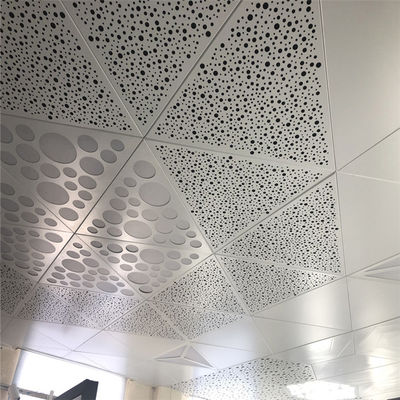 Heißer Verkauf 1200X1200X1200 Aluminium Metall Decke Dreieckige Clip-in Aluminium Paneeldecke