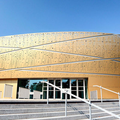 Kundenspezifische Aluminiumlegierungsplatte Außen perforierte Fassadenplatten PVDF-Aluminiumplatten für Fassaden