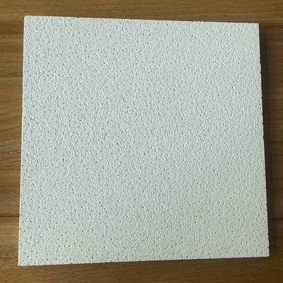 Perforierungs-Metallakustische Decke deckt weiße Farben-Enddie mineralfaser-Platte mit Ziegeln