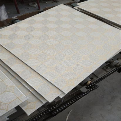 Gips-Decke PVCs Lamilated deckt Gips-verschobene Decken-Fliesen 600X600 7mm mit Ziegeln