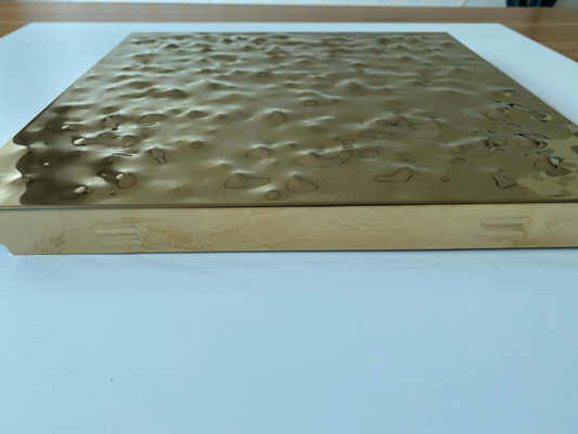 Hölzernes Edelstahl-Kräuselungs-Clip der Korn-Aluminium-Metalldecken-300x300x25mm in der Decke