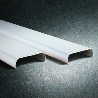 Abmontierbarer u-Streifen-Aluminiummetalldecken-quadratischer Rand-einfaches Muster
