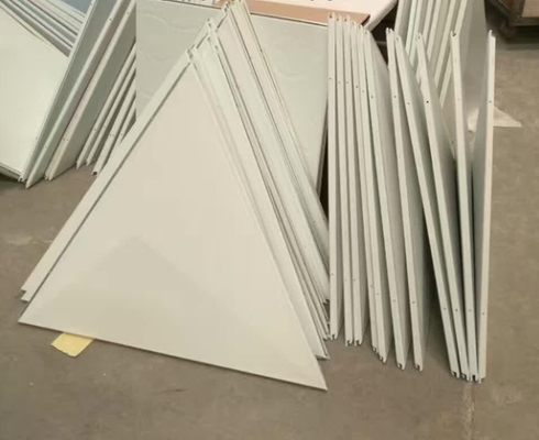 Aluminiumlegierungs-Metall dreieckiger Clip in der Decke für Konferenzraum