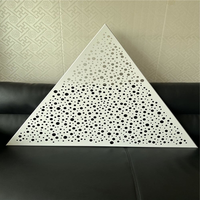0.9mm formte Aluminiummetalldecken-Dreieck Clip in verschobener perforierter Decken-Fliese