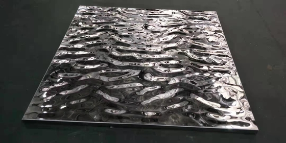 30mm galvanisierte Aluminiummetalldecke Stahlwasser-Kräuselungs-Haken auf Decke 600*1320mm