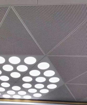 Aluminium dreieckig Clip-in der Decke für Convention Center -Wand-Dekoration