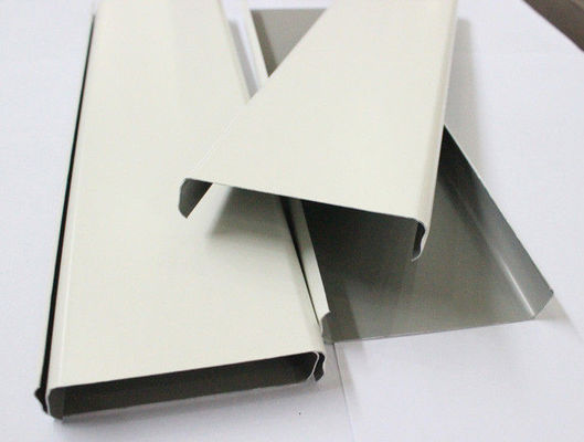 85mm Aluminiummetalldecke für Streifen-Deckenverkleidung des Swimmingpool-Aluminiumu