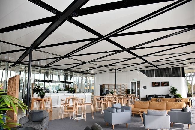 Heißer Verkauf 1200X1200X1200 Aluminium Metall Decke Dreieckige Clip-in Aluminium Paneeldecke
